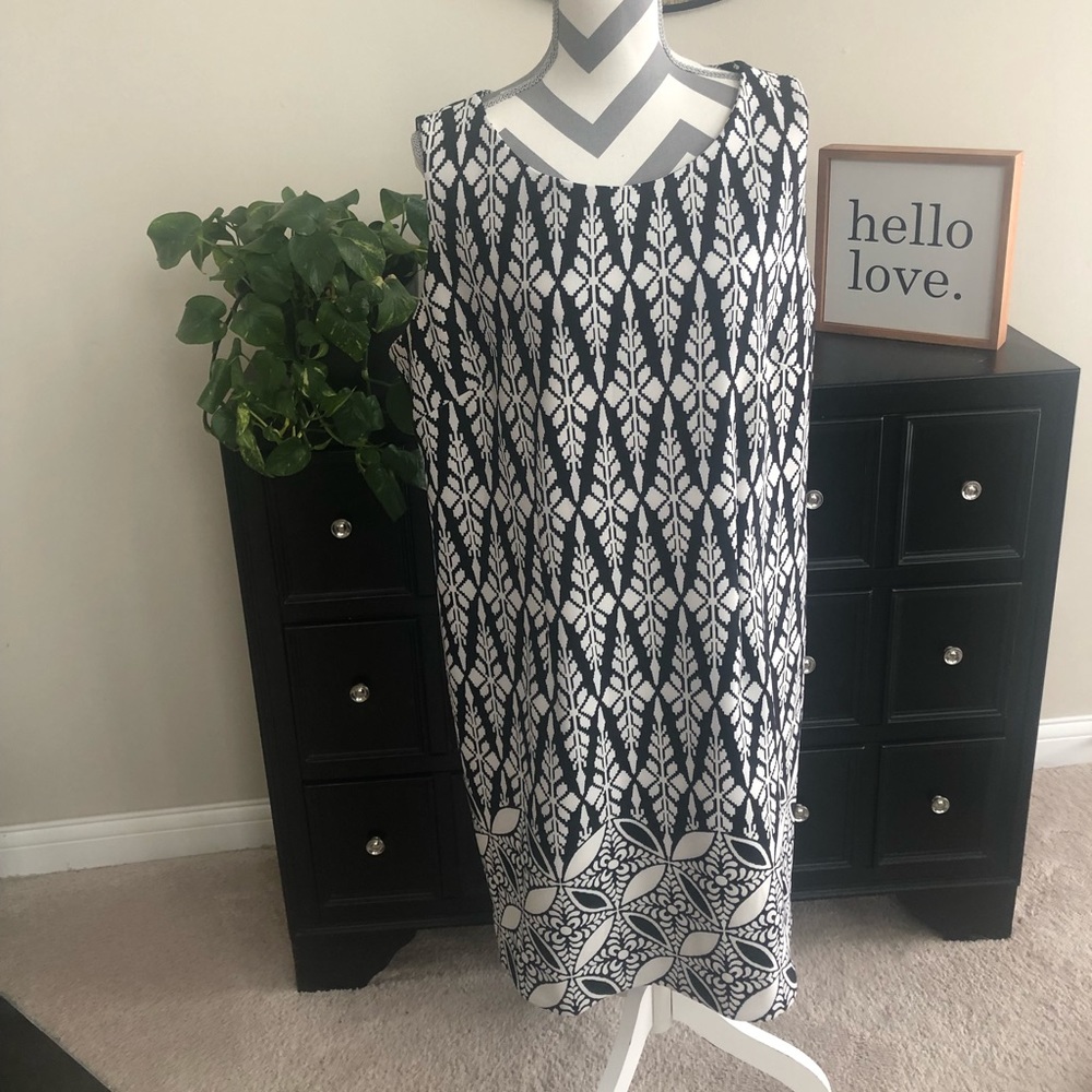 Sleeveless Black & White Dress